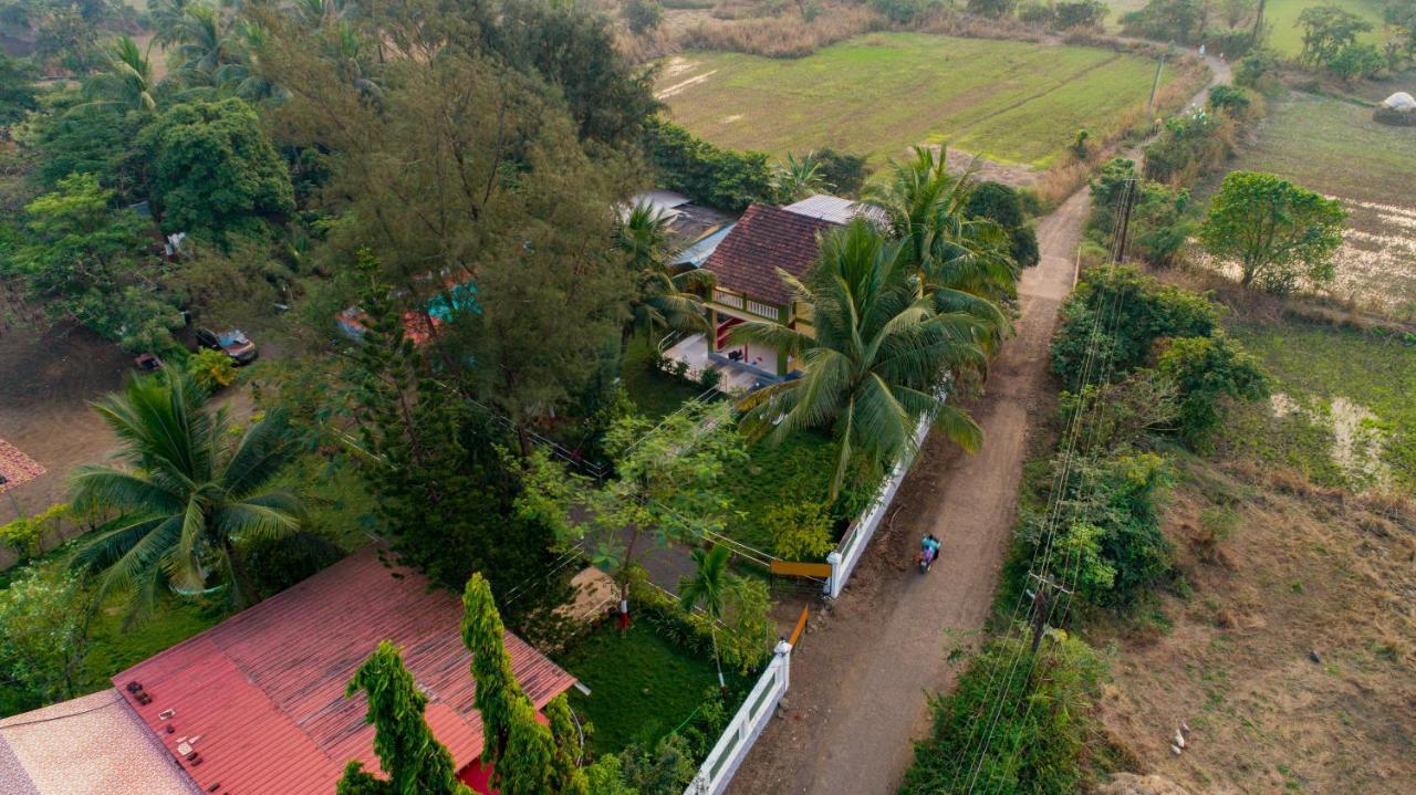 Prajakta Rest House Alībāg Exterior foto