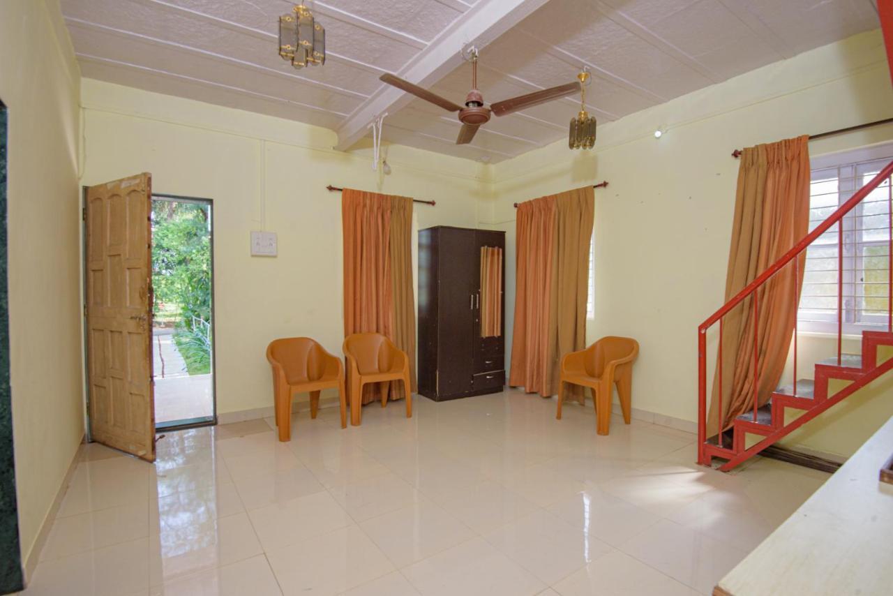 Prajakta Rest House Alībāg Exterior foto