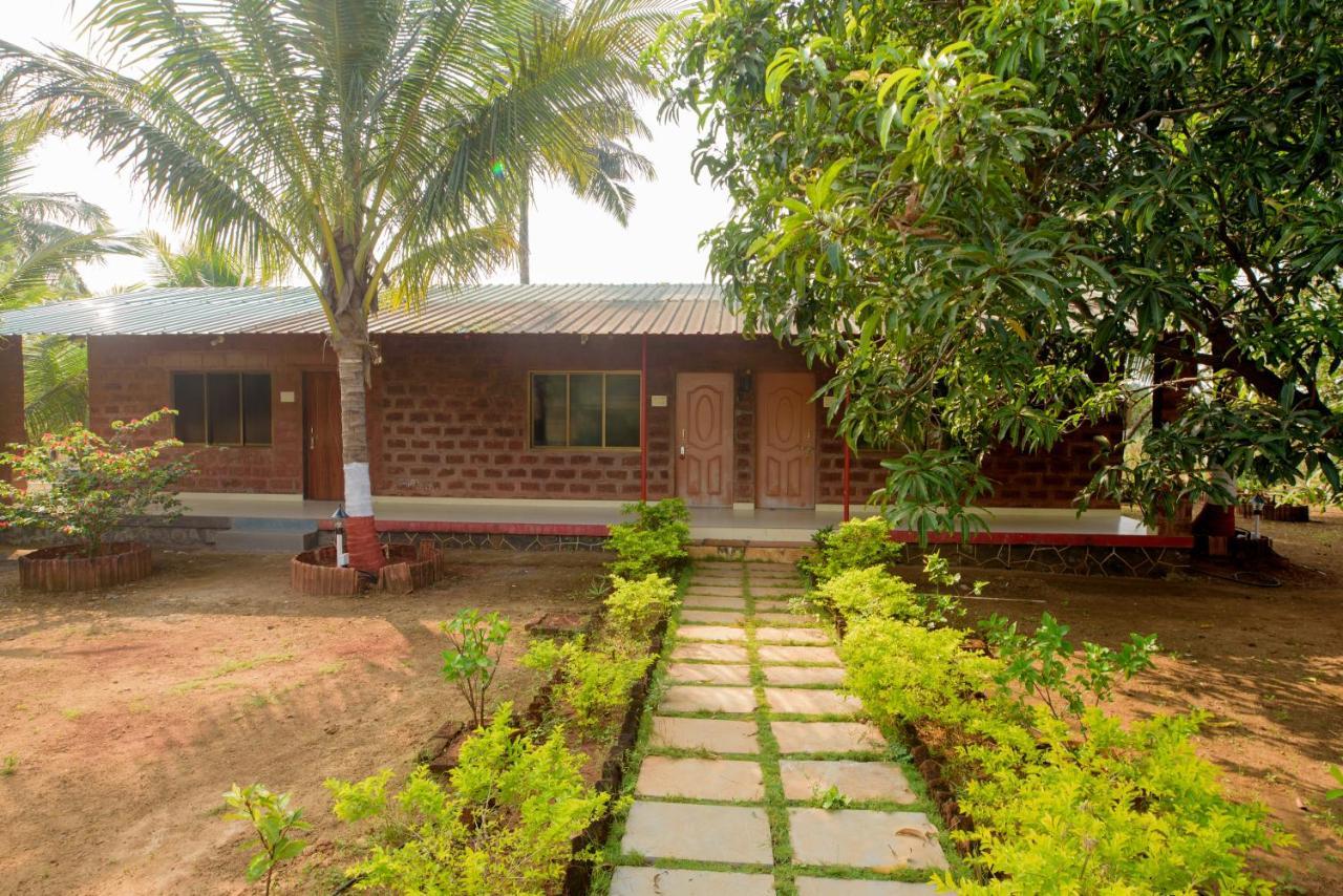Prajakta Rest House Alībāg Exterior foto