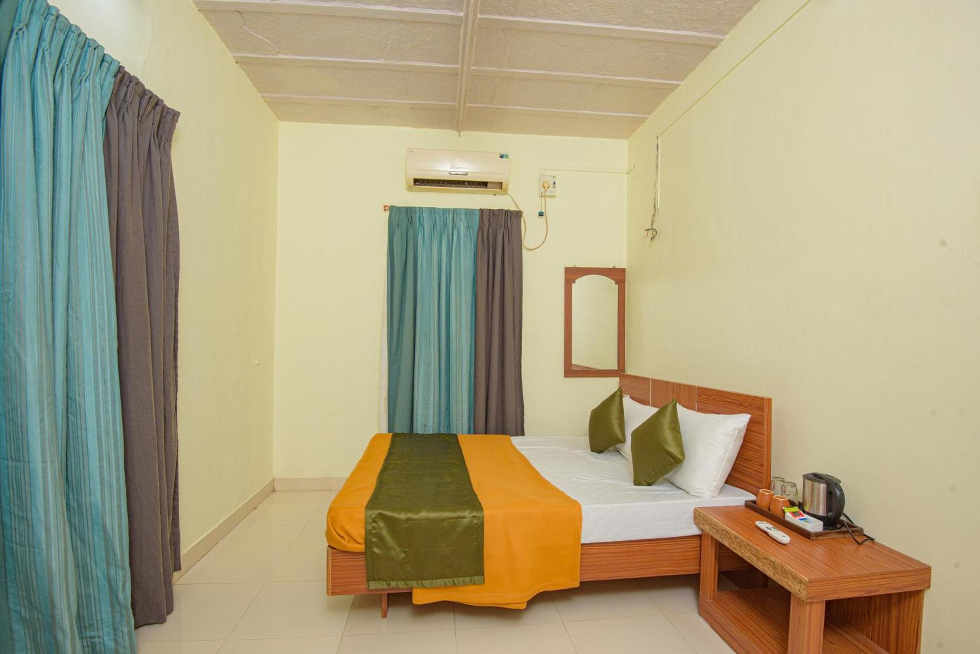 Prajakta Rest House Alībāg Exterior foto